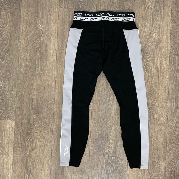 Lorna Jane Icon Retro Sport Ankle Biter Leggings Black Concrete Grey Size Small - Picture 10 of 11